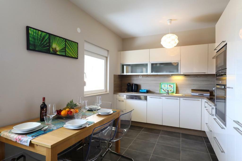Luxury Apartment Rougemarin Pakoštane Eksteriør billede